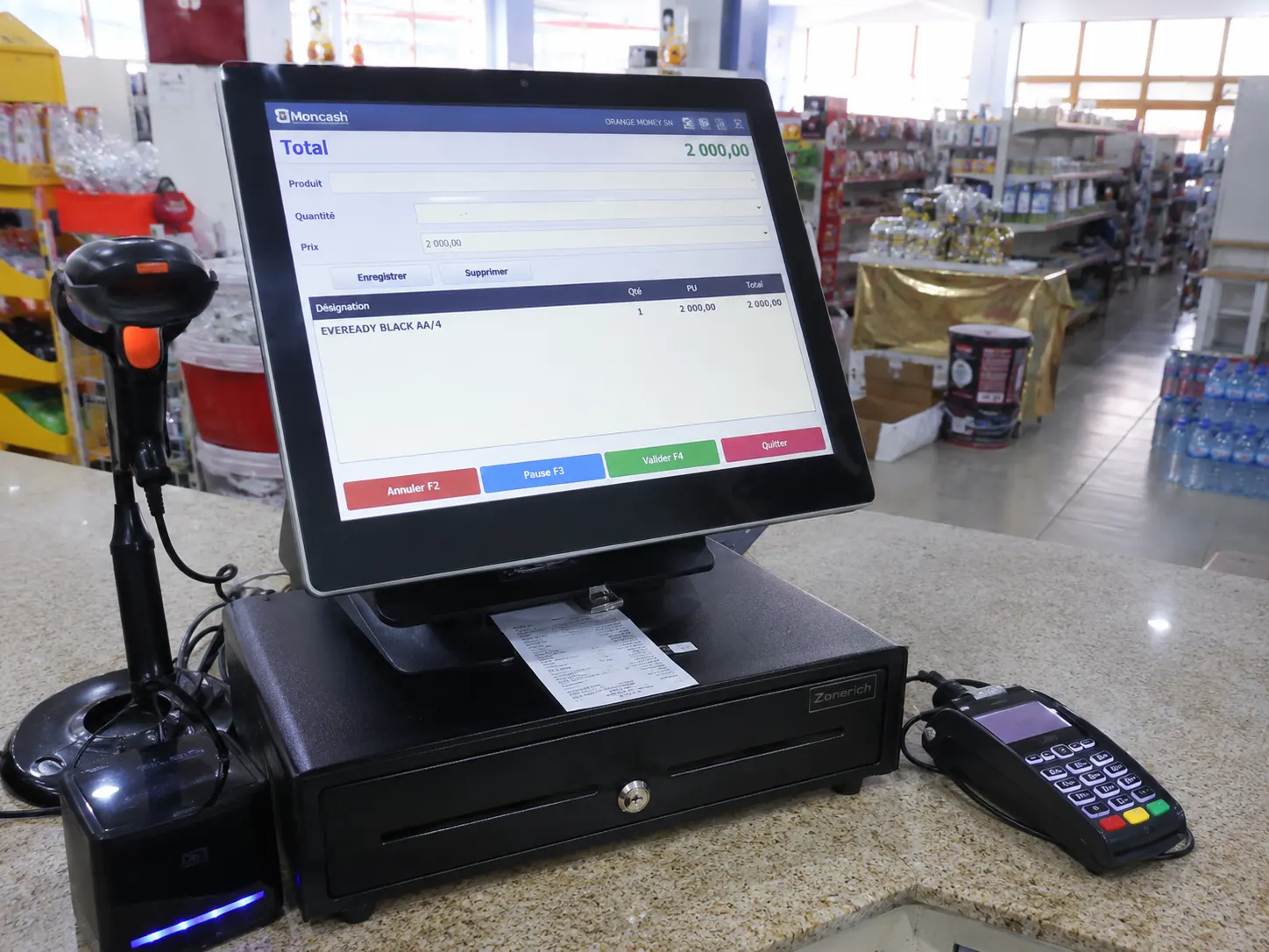 Ordinateur de caisse dans une boutique camerounaise